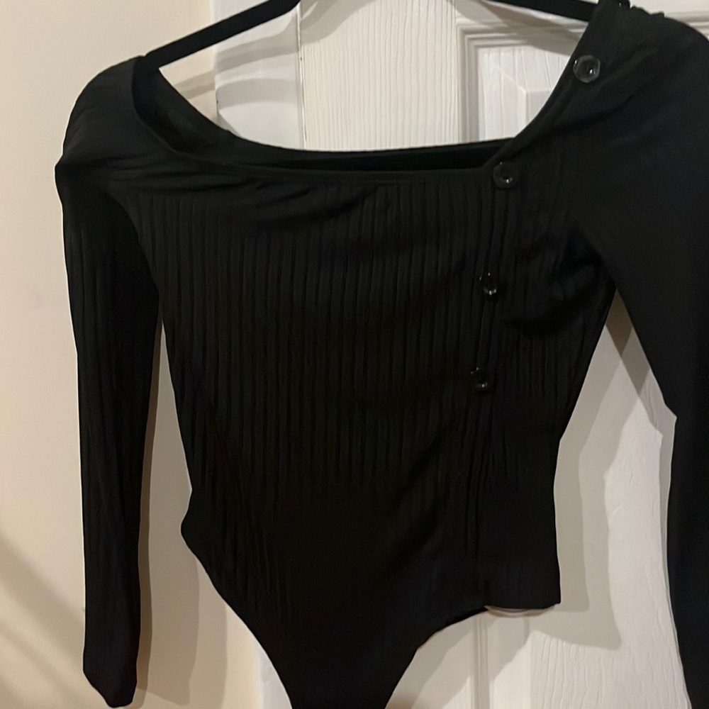 One shoulder black button bodysuit-nwt